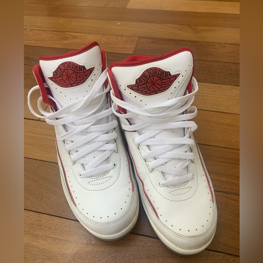Men’s 9.5 Air Jordan 2 Retro